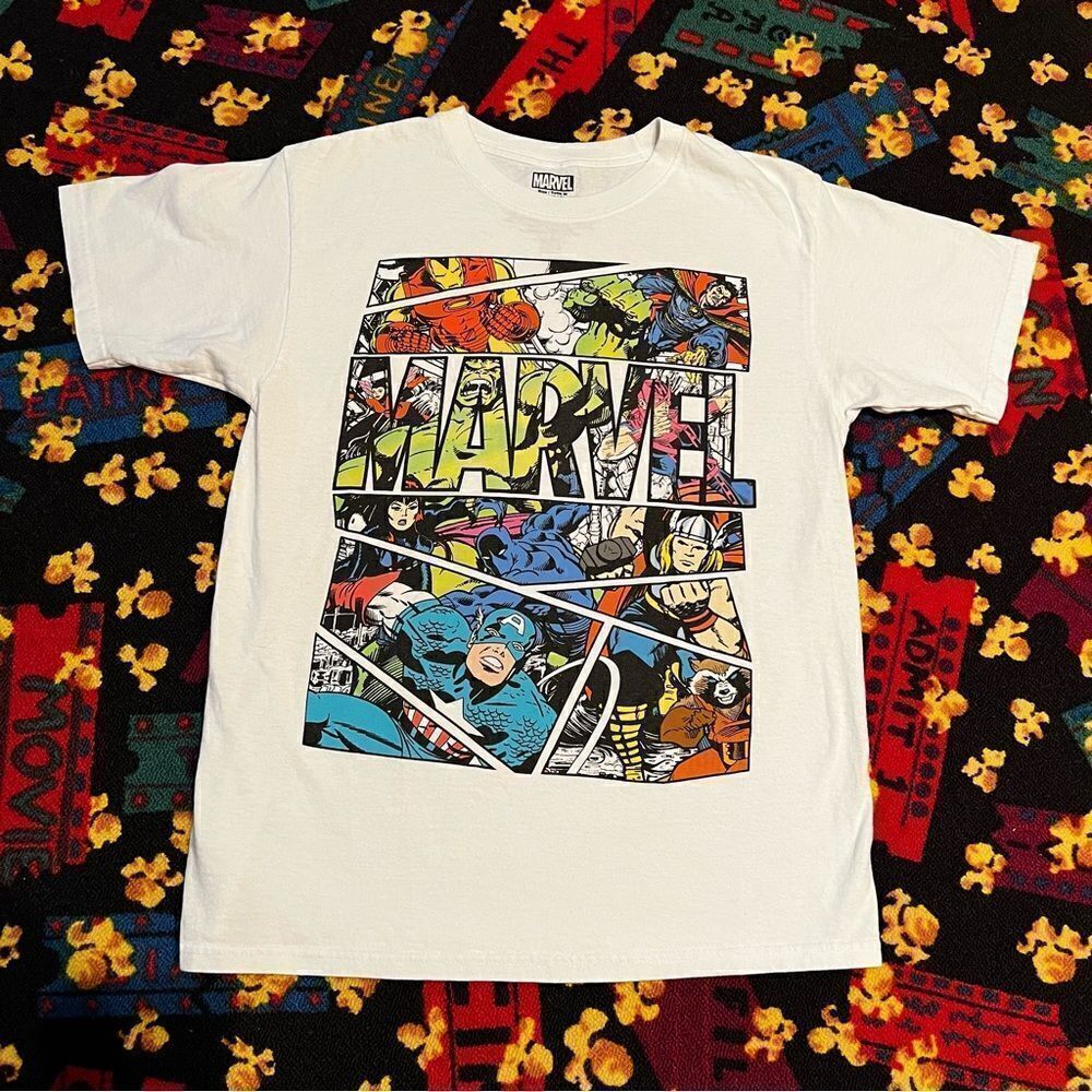 Marvel Avengers Classic Collage Graphic Tee Shirt / Size M